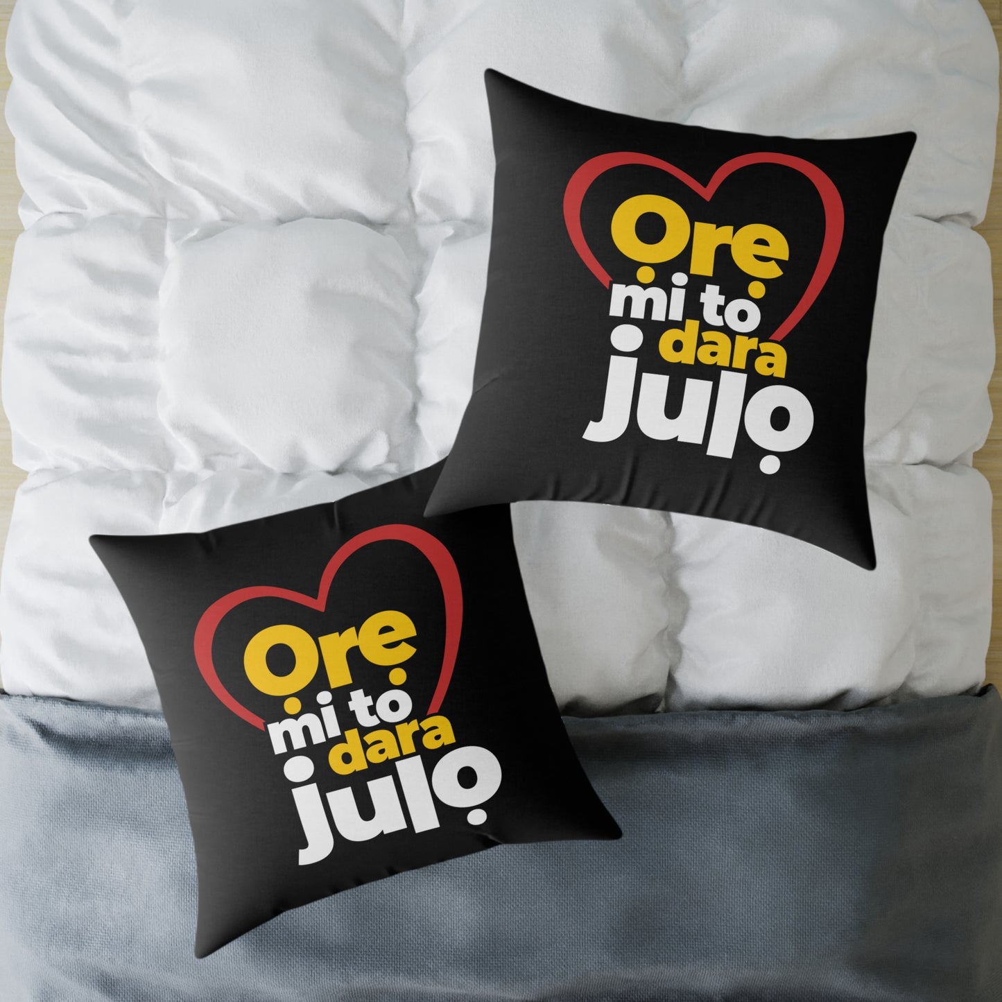 Pillow - "Ore mi to dara julio" Heart Graphic Decorative Throw Pillow