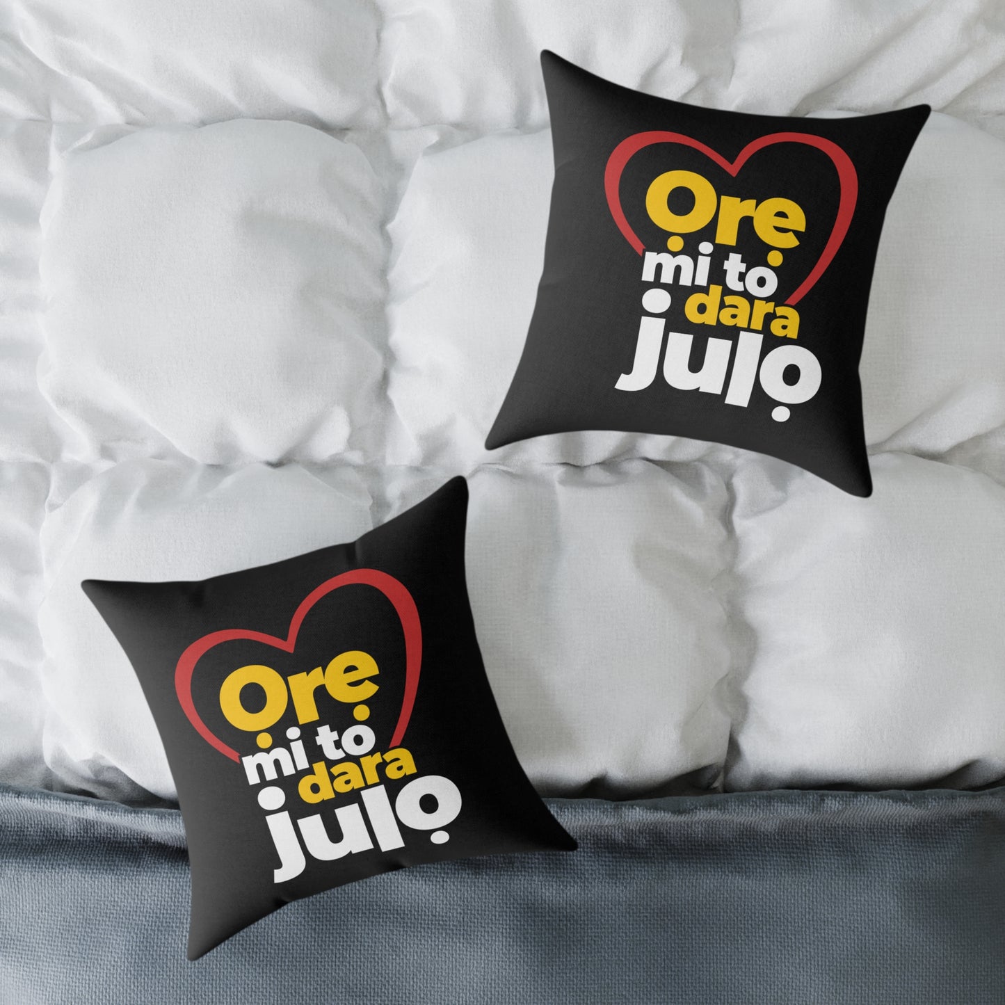 Pillow - "Ore mi to dara julio" Heart Graphic Decorative Throw Pillow